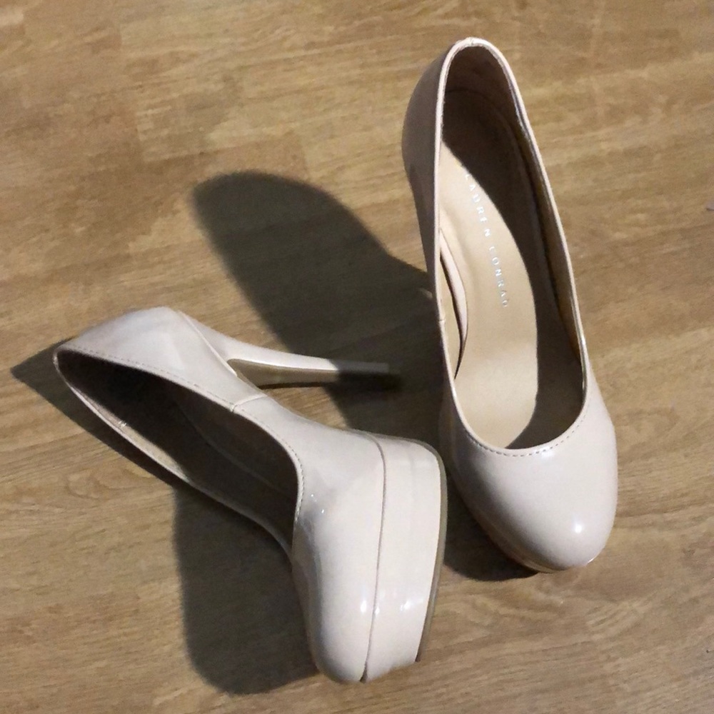 Nude high heel Pumps
